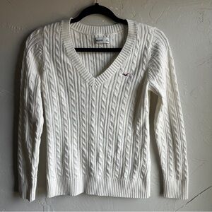 Hollister White Cable Knit V-Neck Logo Sweater Preppy Coquette Classic Women‎ S